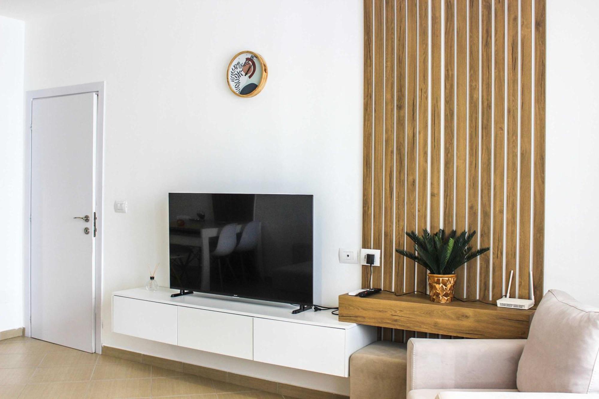 Spacious Living 828