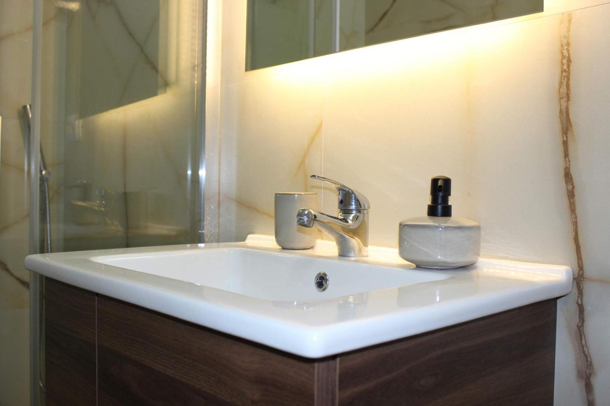 Spacious Living 828 Inn *